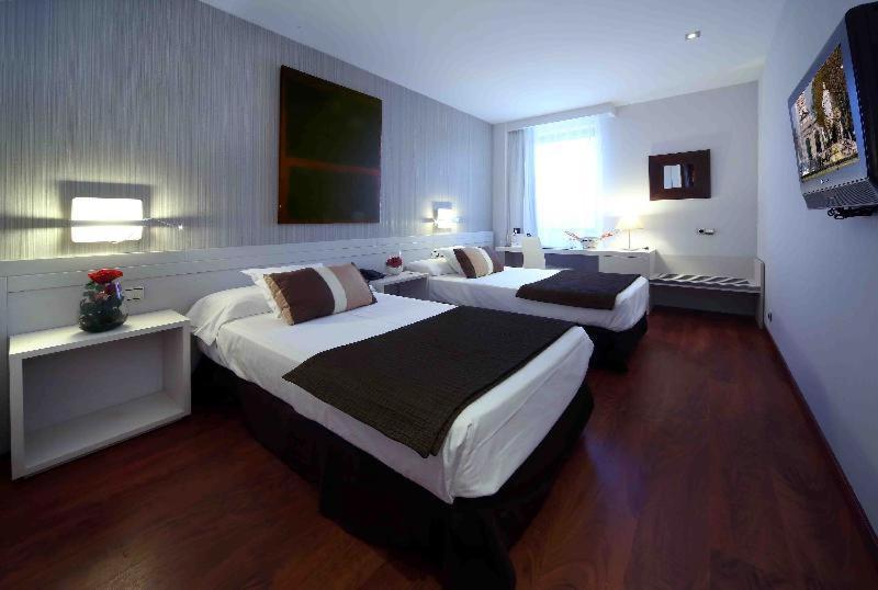 อมูรา อัลโกเบนดาส Hotel ห้อง รูปภาพ